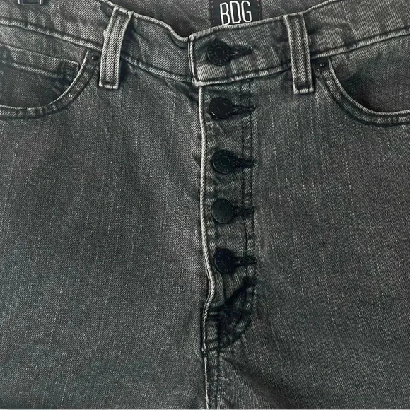 BDG Women's Mom High Rise Shorts Size 27 Gray Black Button Front Cotton Stretch - Picture 4 of 8